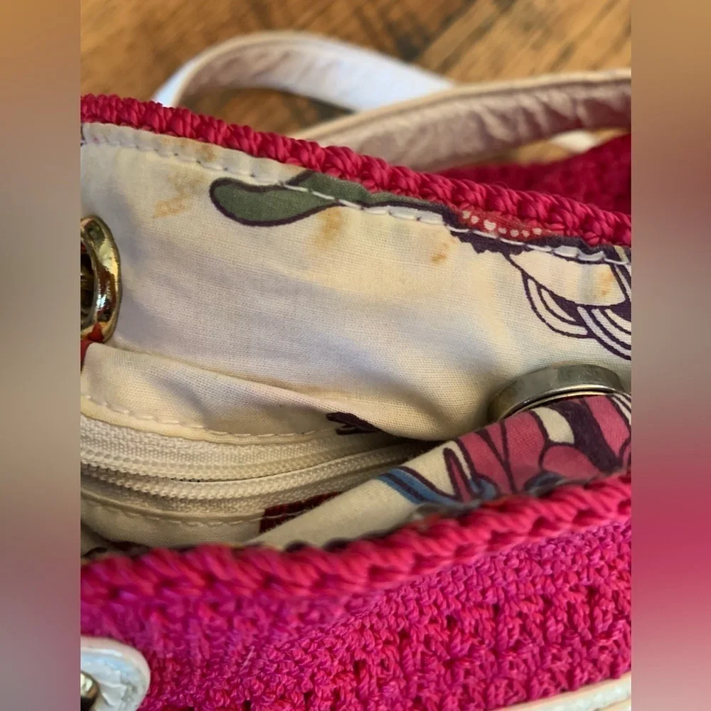The Sak fuschia crochet purse with gold chains pink y2k